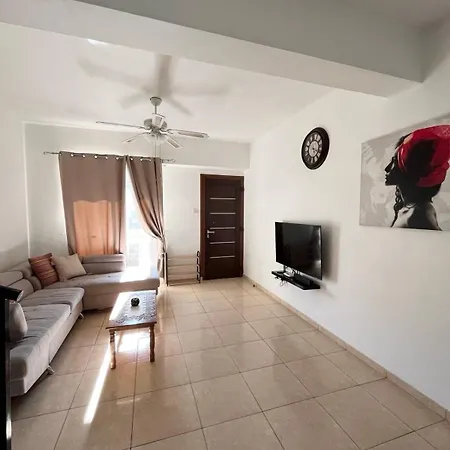 Diana Townhouse 2 *