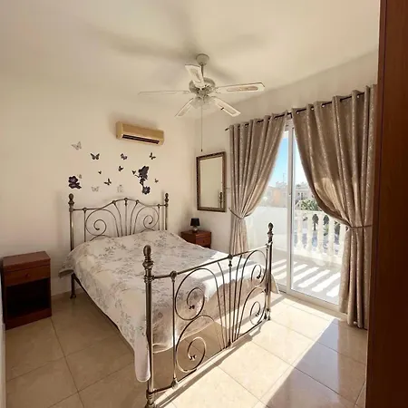 Diana Townhouse 2 * Пафос