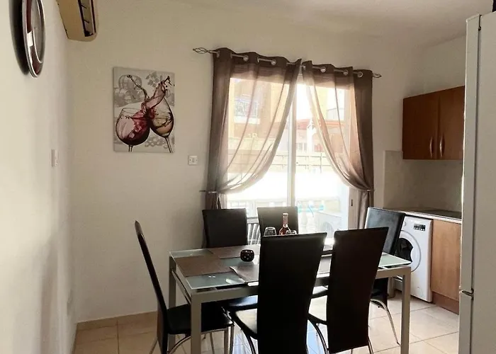 アパート Diana Townhouse 2